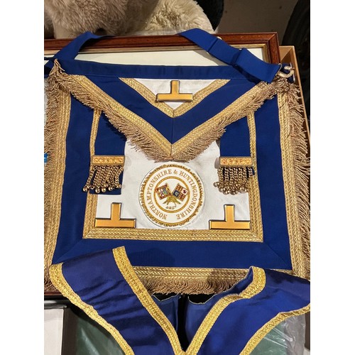 860 - Northhamptonshire & Huntingtonshire Masonic gold Masters apron and collar. The lambskin Master Mason... 