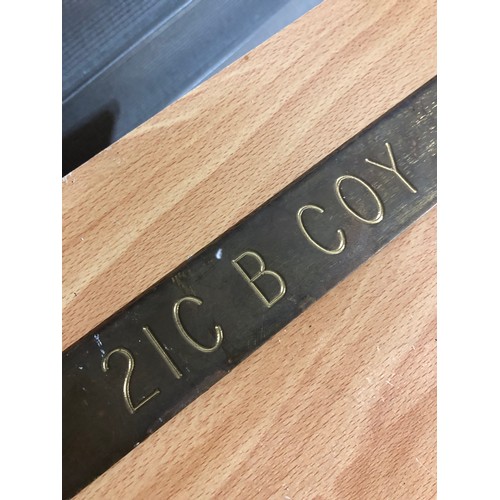 869 - Brass military door plaque. 21 Comando B Company