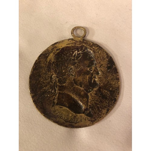 877 - Brass medallion in the Roman style VESPAS Avg 4