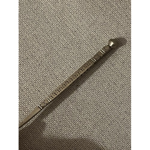 901 - Decorative oriental silver marked teaspoon