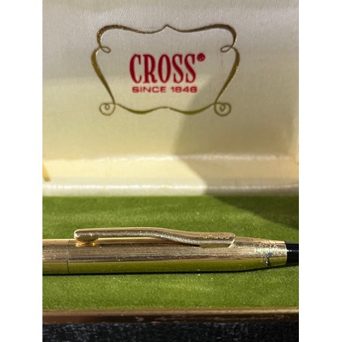 910 - Gold plated Cross ballpoint pen