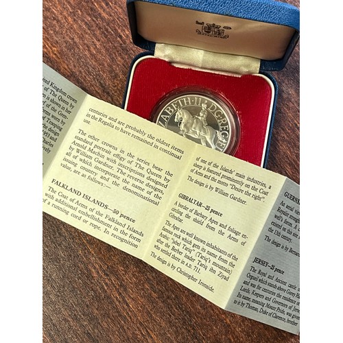 934 - Silver proof, Jubilee crown, 1977 inbox with certificate