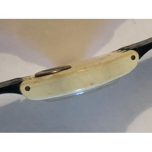 173 - 1988 Newport Swatch S721 671 Swiss Watch. Requires a battery.