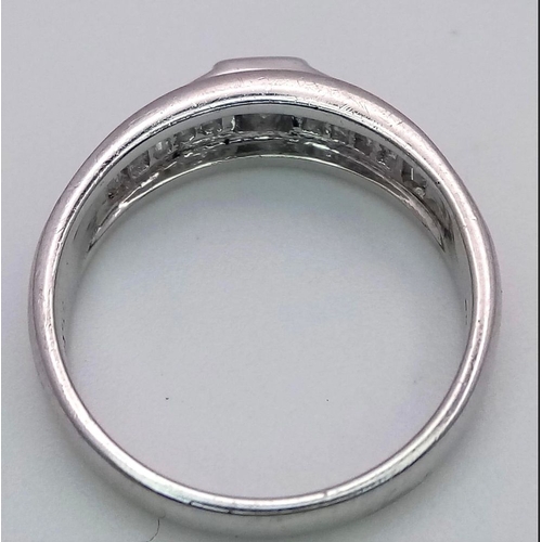 278 - AN 18K WHITE GOLD DIAMOND RING. 0.65CT 4.5G SIZE M. Princess cut in good condition