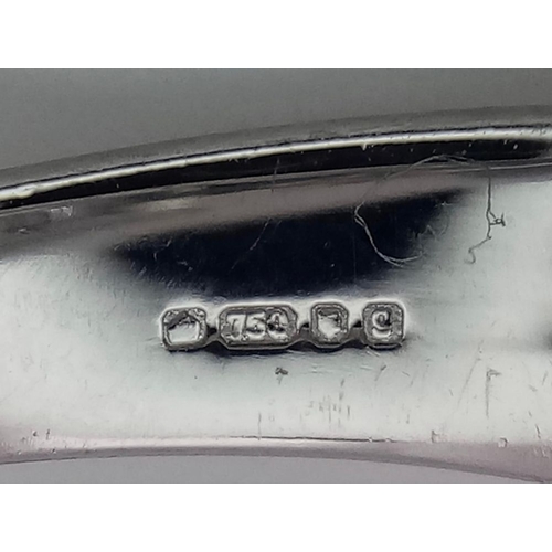 278 - AN 18K WHITE GOLD DIAMOND RING. 0.65CT 4.5G SIZE M. Princess cut in good condition