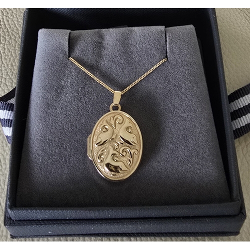 Beautiful Designed 9k Opening Locket 20
