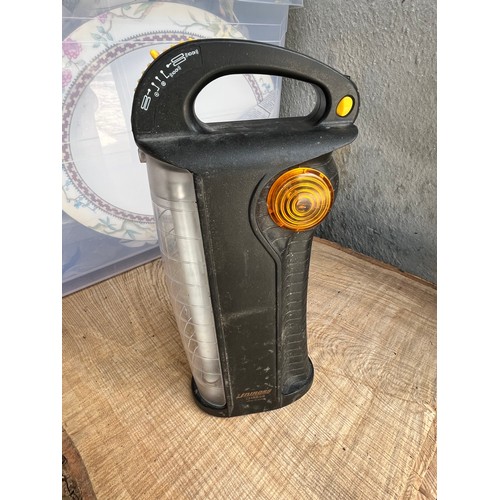 26 - Uniross CH8858 Rechargable work light