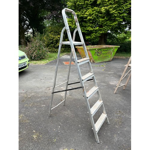 82 - Aluminium Step ladder.