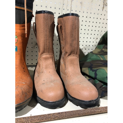 119 - Work boots size 8 appox