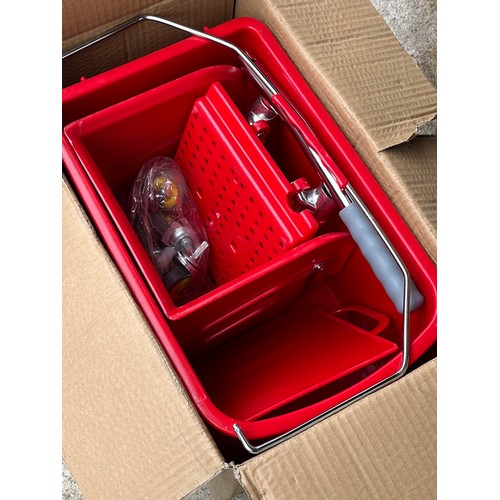 144 - Robert Scott 20 Litre Industrial Speedy Bucket and Wringer