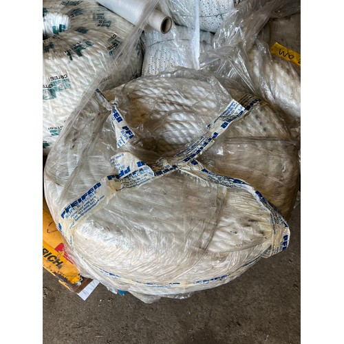 168 - Coil of 20mm polyester rope