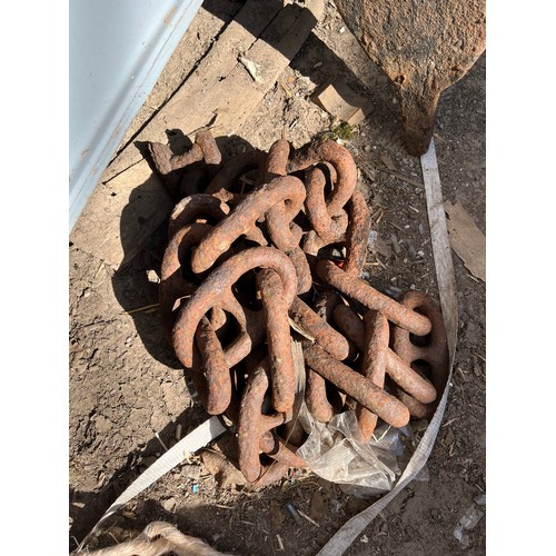 181 - Ships anchor with chain.