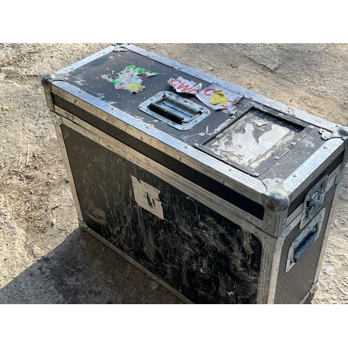 186 - Flight crate with foam and divider