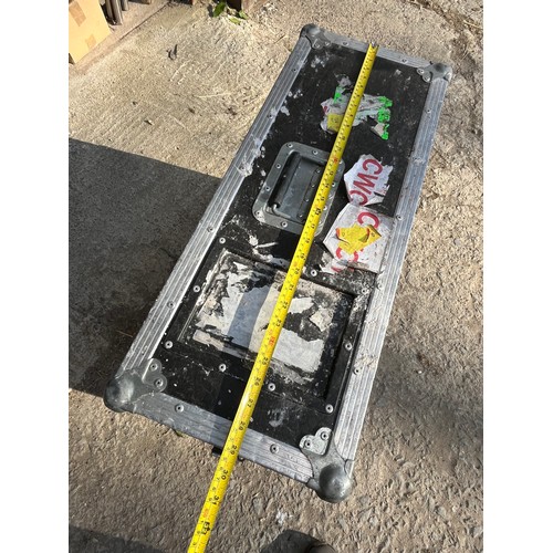 186 - Flight crate with foam and divider