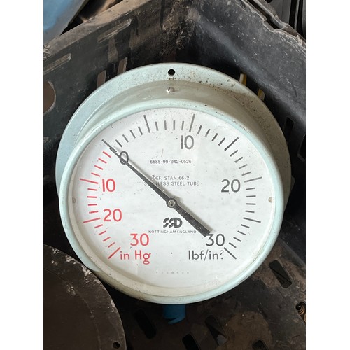 195 - SSD 30 in Kg to 30 lbf/in2 pressure gauge