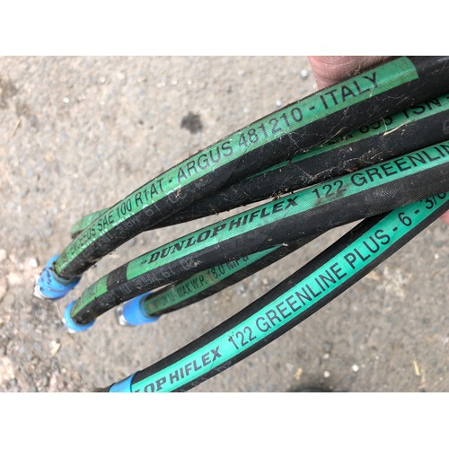 267 - 5No. hydraulic pipes with fittings 3/8