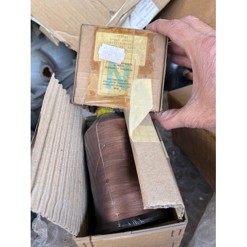 302 - MOD - 5No. 1500m reels of industrial bonded brown nylon