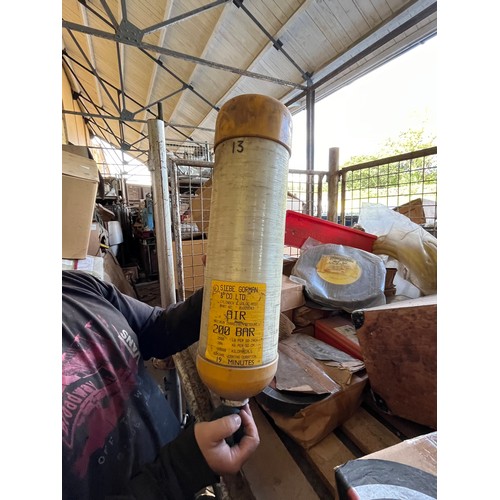 306 - MOD - Siebe Gorman 200 bar oxygen cylinder with valve assembly