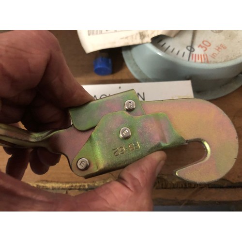 333 - MOD - Acumen FS-62 locking hook