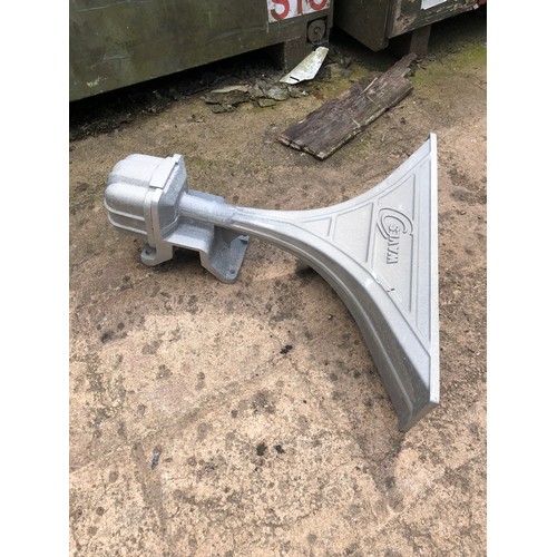 368 - MOD - Waves aluminium loud speaker.