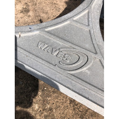 368 - MOD - Waves aluminium loud speaker.