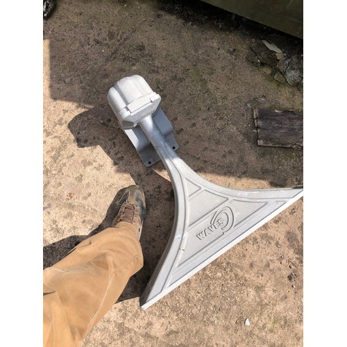 368 - MOD - Waves aluminium loud speaker.