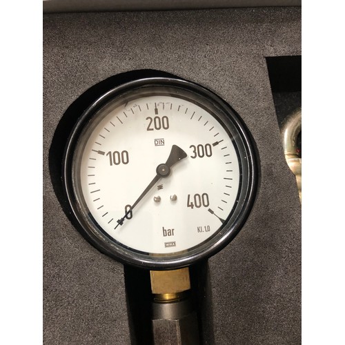 402 - MOD - 400 bar Hydraulic Testing kit. Hoses expired. Unused.