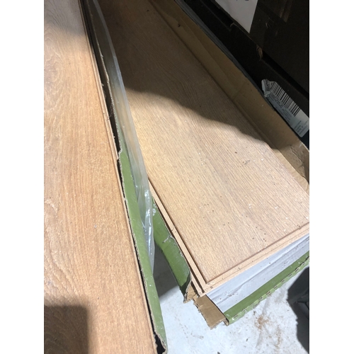 440 - 14 lengths of laminate Oak effect flooring.