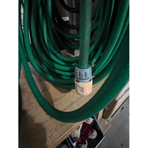 444 - Hosepipe with fittings