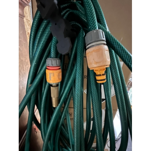 445 - Hosepipe with fittings