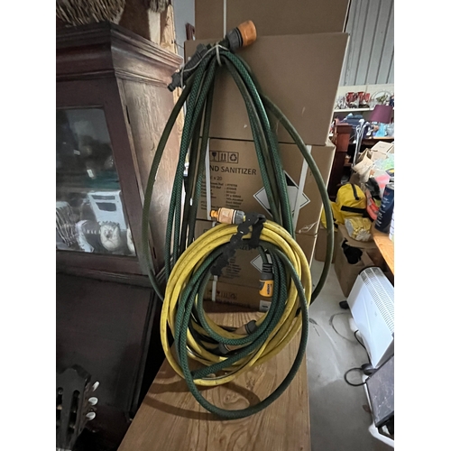 446 - 2 Hosepipes with fittings