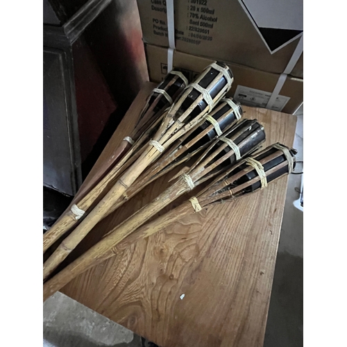 448 - Garden lanterns with wicks