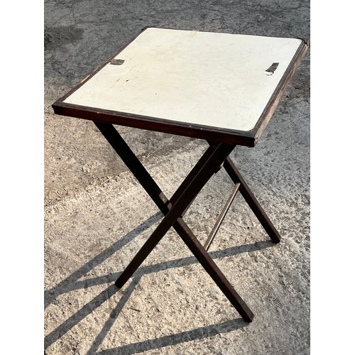 509 - Folding table