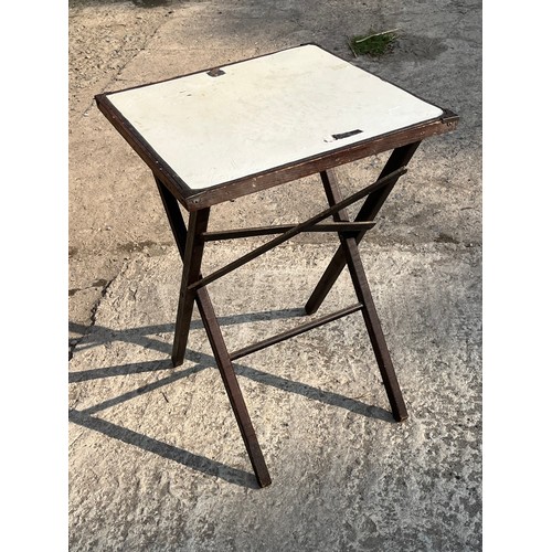 509 - Folding table