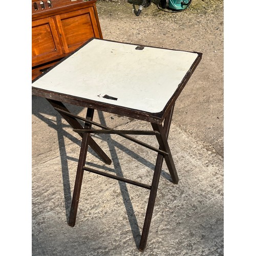 509 - Folding table