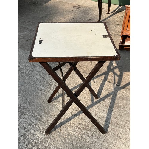 509 - Folding table