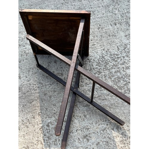 509 - Folding table