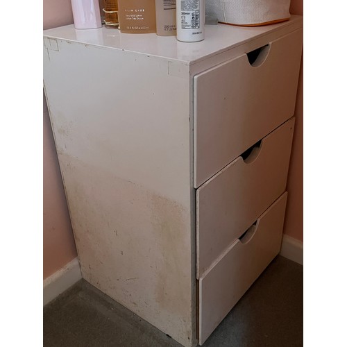 522 - Painted wooden blanket drawers.
19