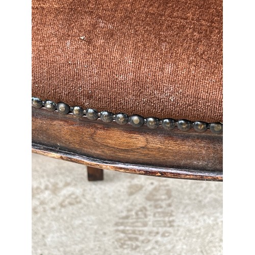 526 - A single Late Georgian 19thC carver chair