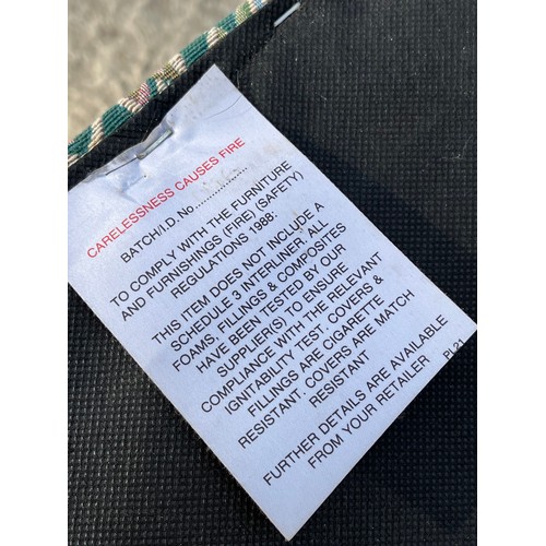 540 - Set of 6 Woodstock Reproductions dining chairs including carvers