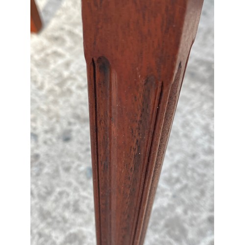 540 - Set of 6 Woodstock Reproductions dining chairs including carvers