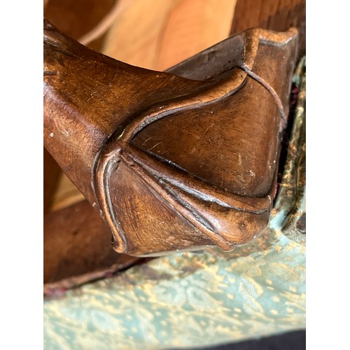 551 - Victorian walnut foot stall with claw feet