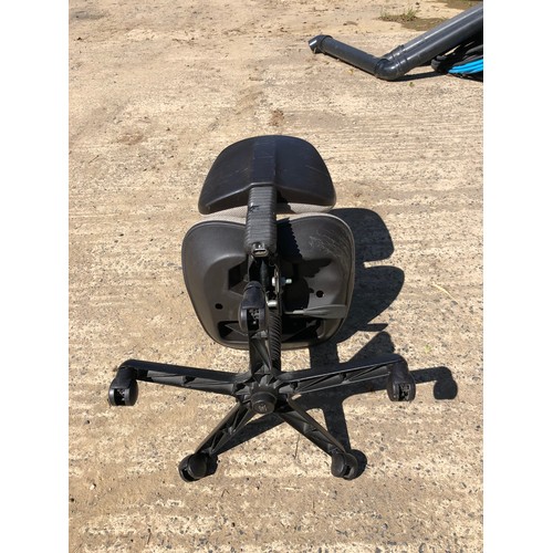 575 - Swivel chair by Dauphin.  good working condition