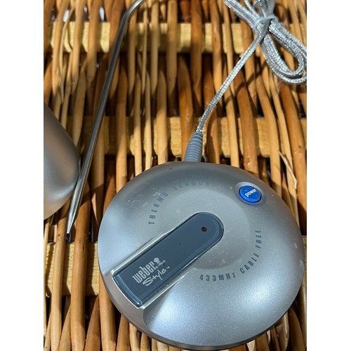 578 - Meat probe by Weber for barbecue use, c/w hand set. Battery operated.