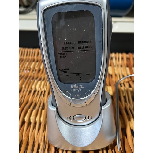 578 - Meat probe by Weber for barbecue use, c/w hand set. Battery operated.