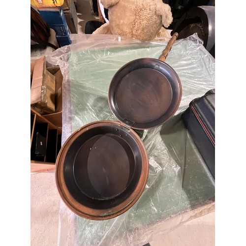 656 - Antique copper Victorian bed warming pan