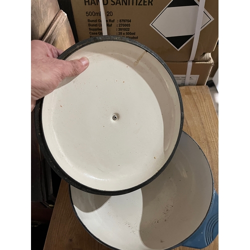 737 - Large blue cast iron casserole pot
