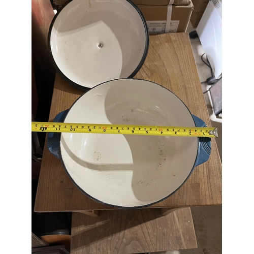 737 - Large blue cast iron casserole pot