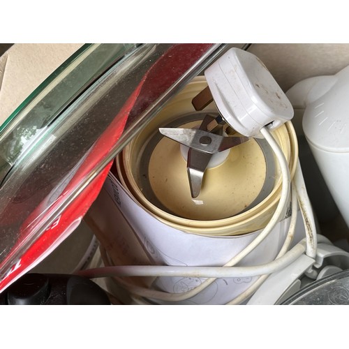 767 - Tefal Steamer. kettle and other kitchen appliances.