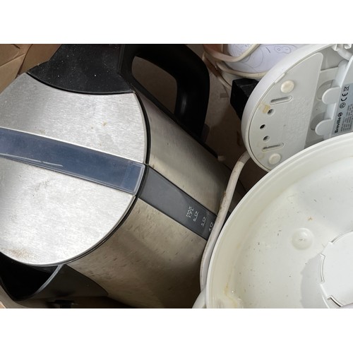 767 - Tefal Steamer. kettle and other kitchen appliances.